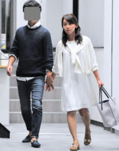 加藤綾子の夫と出水麻衣
